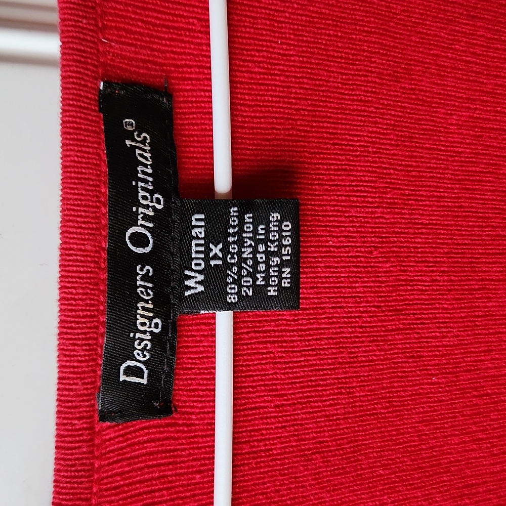 Designer's Originals Red V-neck Button-Up Cardigan Size 1X - Picture 2 of 6